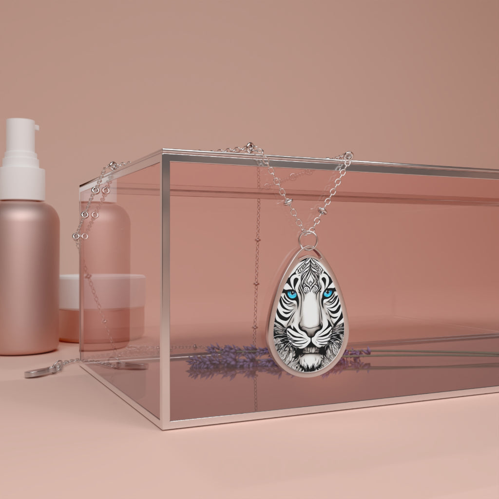 R&RH Elegant Silver Tiger Face Oval Necklace with Detailed Animal Design