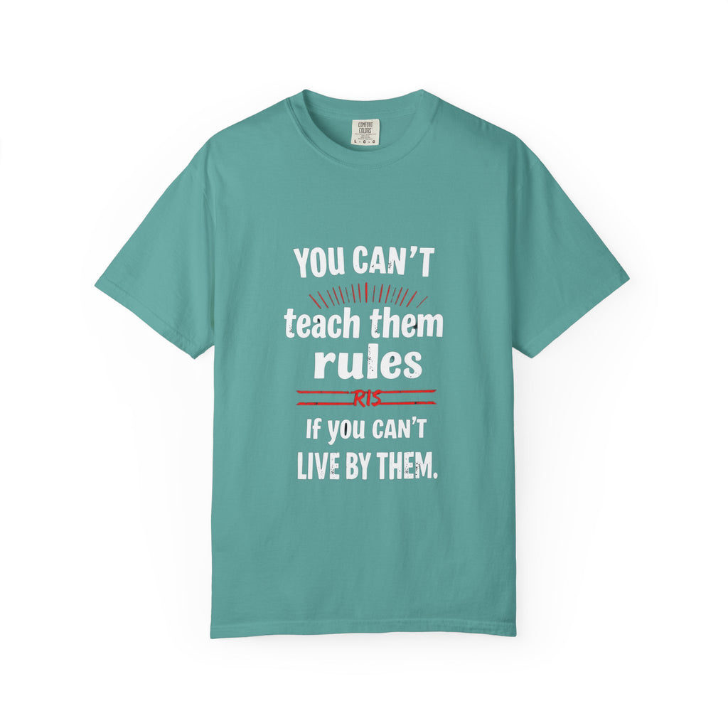 Unisex garment-dyed cotton t-shirt in soft-washed fabric with crew neck and relaxed fit