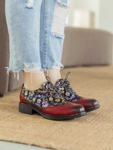 Load image into Gallery viewer, Karter Flower Handmade Brogue Flat Shoes
