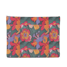 Load image into Gallery viewer, Leather Clutch Bag

