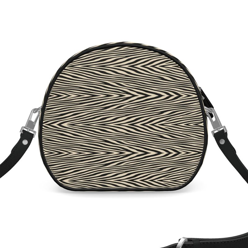 Handmade Round Box Bag in black Nappa leather with faux suede lining