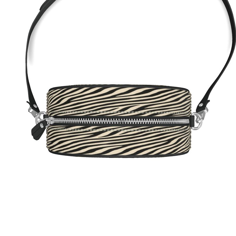 Handmade Round Box Bag in black Nappa leather with faux suede lining