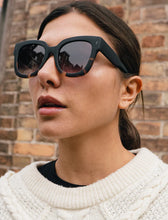 Load image into Gallery viewer, KERR
