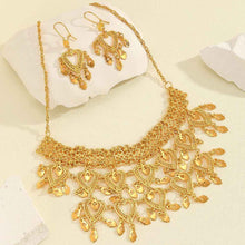 Load image into Gallery viewer, 3-Piece Retro Heart Leaf Jewelry Set - Vintage Necklace and Earrings
