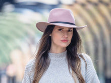 Load image into Gallery viewer, Cattle Queen Wool Felt Women&#39;s Pink Fedora Hat
