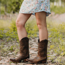 Load image into Gallery viewer, Cheyenne Cowgirl Boots | Women&#39;s Snipped Toe Leather Boots (M50041)

