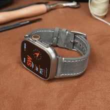 Load image into Gallery viewer, Universal Vintage Leather Band – 20-26mm for Apple Watch &amp; Traditional Watches – Italian Cowhide
