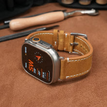 Load image into Gallery viewer, Universal Vintage Leather Band – 20-26mm for Apple Watch &amp; Traditional Watches – Italian Cowhide
