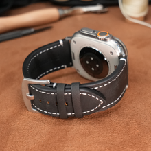 Load image into Gallery viewer, Universal Vintage Leather Band – 20-26mm for Apple Watch &amp; Traditional Watches – Italian Cowhide
