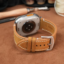 Load image into Gallery viewer, Universal Vintage Leather Band – 20-26mm for Apple Watch &amp; Traditional Watches – Italian Cowhide

