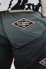 Load image into Gallery viewer, Paperchaser Windbreaker Pullover (Black)
