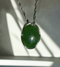 Load image into Gallery viewer, Bright Green Canadian Jade Pendant - 5189
