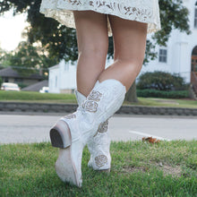 Load image into Gallery viewer, White Rose Inlayed Women&#39;s Cowgirl Boots (M50032)
