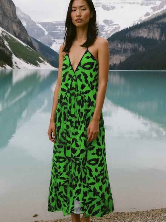 Green halterneck midi dress with backless design and abstract print — additional view 9