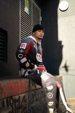 Load image into Gallery viewer, Paperchaser Windbreaker Pullover (Black)
