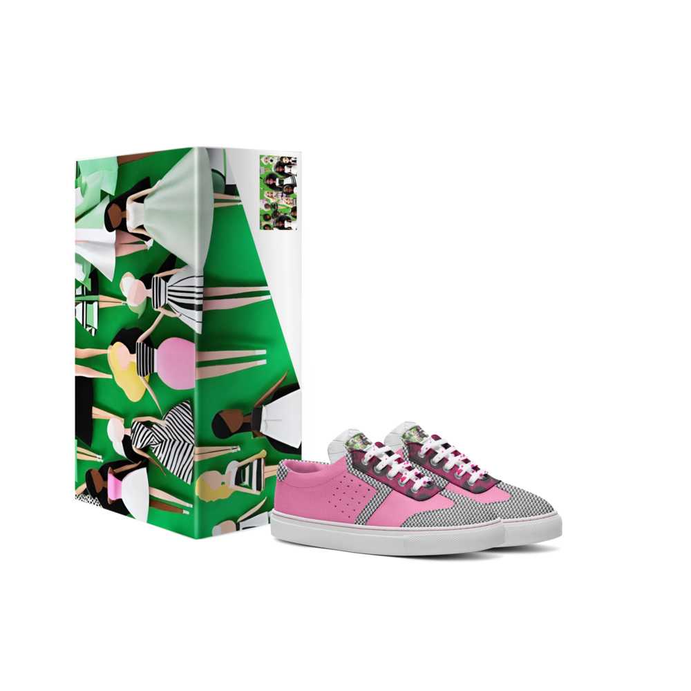 Kids pink vintage low-top sneakers with simple retro silhouette, available in multiple children's sizes