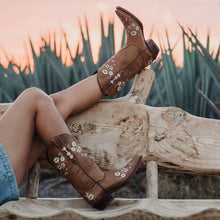 Load image into Gallery viewer, Women&#39;s Snipped Toe Western Boots | Floral Showstopper Cowgirl Boots (M50044)
