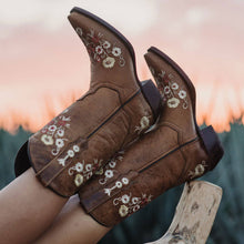 Load image into Gallery viewer, Women&#39;s Snipped Toe Western Boots | Floral Showstopper Cowgirl Boots (M50044)
